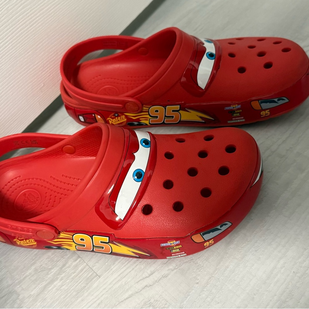 CROCS Red Lightning McQueen